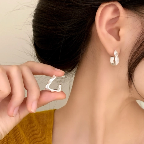 Matte Goud Zilver Vergulde Koperen Oorknopjes Onregelmatige Gegolfde C-Vorm Geometrische Minimalistische Niche Sieraden