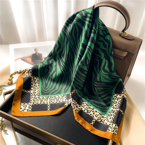 Sciarpa Quadrata Elegante Stampa Leopardo Zebra Motivo Catena Dorata Raso Di Poliestere Donne Accessorio Moda