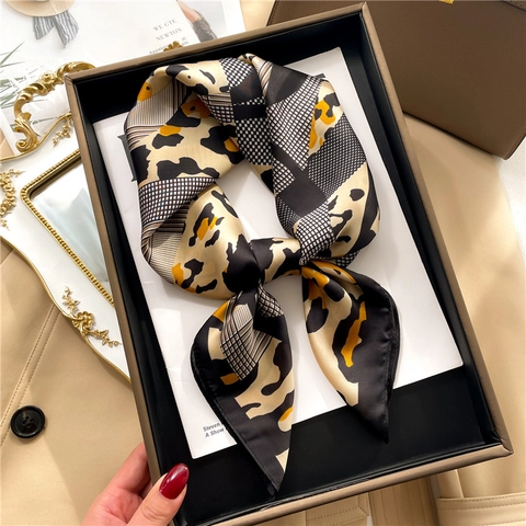 Leopard Print Square Scarf Satin Like Satin Head Wrap Geometric Letter Pattern Fashion Neck Kerchief For Women