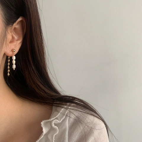 Asymmetrical Drop Earrings For Women With Copper Earring Post Gold Plated Metal Beads And Elegant White Artificial Pearls Jewelry