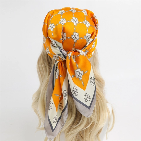 Eleganter Satin Quadratischer Schal Satinngefühl Polyester Buchstaben Druck Kopftuch Halstuch Für Frauen Mode Accessoire