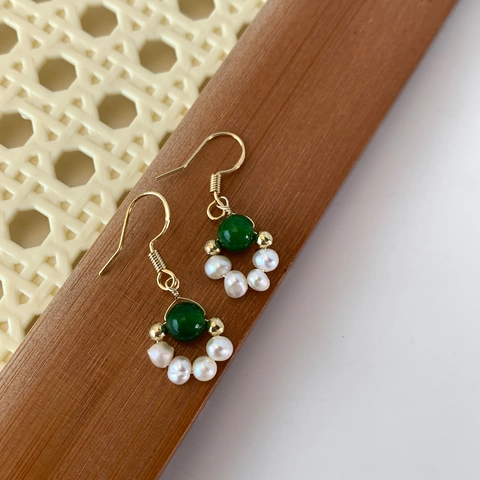 Elegant Green Jade Style Bead And Freshwater Pearl Drop Earrings Vintage Gold Plated Copper Hook For Women