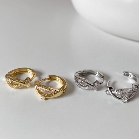 Orecchini Huggie Incrociati Rame Placcati Oro Minimalista Micro Incastonati Zircone Geometrici Donne