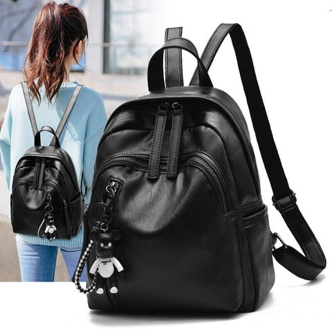 Mochila De Moda Para Mujer Cuero PU Mochila Suave Minimalista Con Colgante De Oso Bolsa De Escuela Viaje Negra