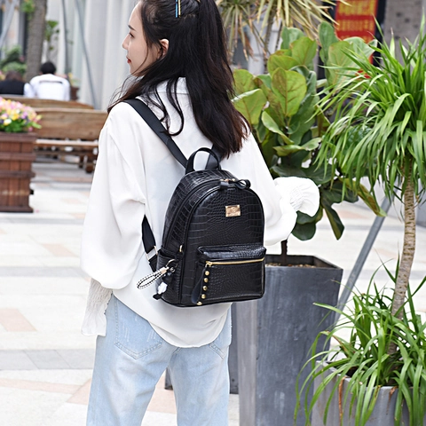 Zaino da Donna in Pelle PU con Motivo a Coccodrillo Moda Coreana Versatile Borsa da Viaggio per la Scuola Con Orso