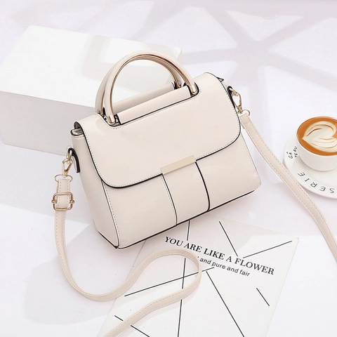 Bolso De Hombro Minimalista De Cuero PU Para Mujer Con Asa De Metal Correa Ajustable Bolso Cruzado Pequeño De Moda