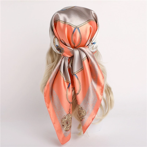 Sciarpa Quadrata Raso Effetto Raso Floreale Catena Stampa Bandana Vintage Retrò Donna Elegante Accessorio Moda