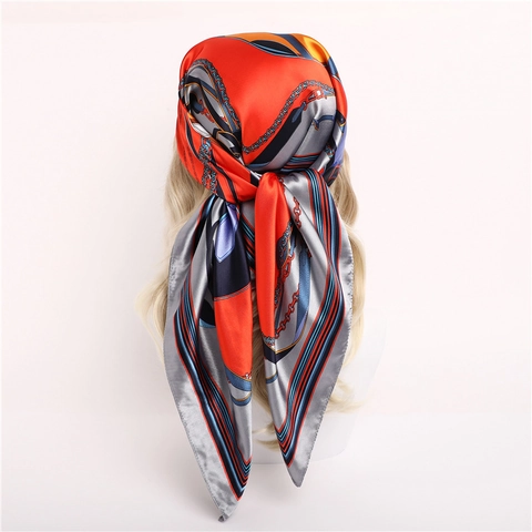 Sciarpa Quadrata Raso Effetto Raso Floreale Catena Stampa Bandana Vintage Retrò Donna Elegante Accessorio Moda