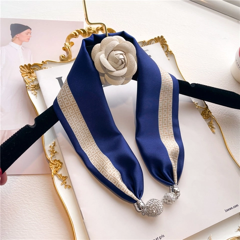 Collana Sciarpa In Raso Sintetica Con Stampa Geometrica E Ciondolo A Sfera In Lega Strass Elegante Da Donna