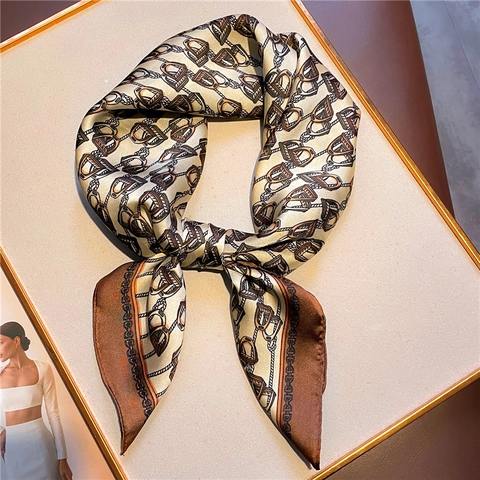 Eleganter Quadratischer Satinnschal Polyester Reitsport Gebiss Kette Druck Leichtes Sonnenschutz Kopf Haar Bandana