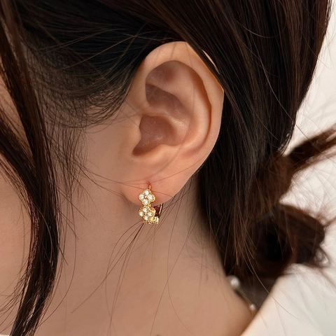 Zirkonia Klaver Hoop Oorbellen Met Koperen Oorsteker Verguld Geometrische Elegante Sieraden Vrouwen