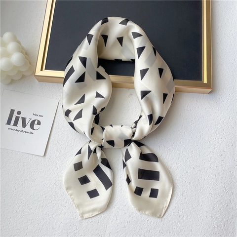 Sciarpa Quadrata in Raso con Motivo Geometrico per Donna Elegante Sciarpa in Seta Sintetica Fascia per Capelli Decorazione Borsa