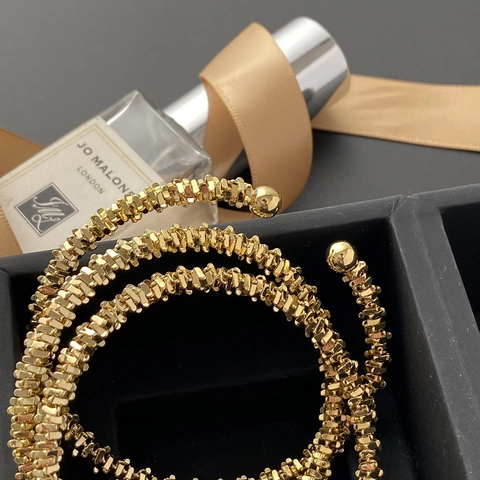 Bracciale Rigido Aperto Strutturato Oro Minimalista Per Donna Gioielli In Lega Con Estremità A Sfera Design Di Nicchia
