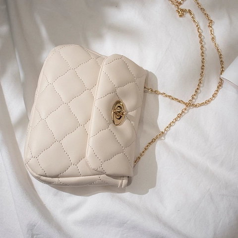 Women Quilted Cloud Shoulder Bag PU Leather Chain Strap Flap Crossbody Elegant Small Purse For Ladies