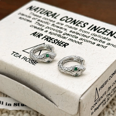 Snake Earrings With Green Gem Eyes White Zircon Inlaid Copper Material Retro Personality Vintage Style For Women Elegant