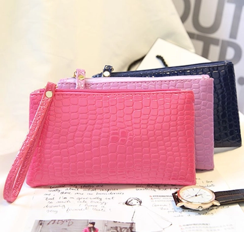 Women Crocodile Pattern PU Leather Clutch Bag With Wristlet Zipper Closure Fashion Wristlet Wallet Purse