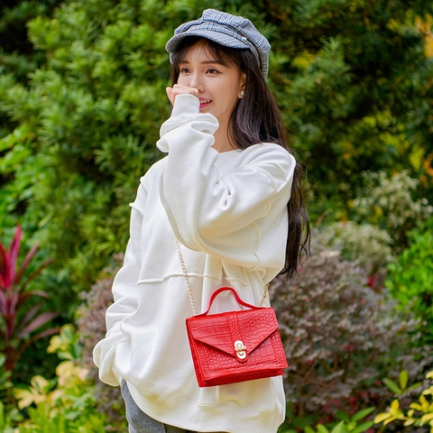 Sac à Bandoulière Femme Mode Motif Crocodile Cuir PU Luxe Serrure Fleur de Künstliche Perle Chaîne Sac à Main Carré