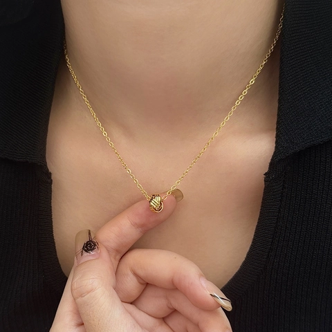 Minimalistische Knoten Anhänger Halskette Für Damen Kupfer Vergoldet Hohl Gewebter Ball Geometrische Kette Schmuck