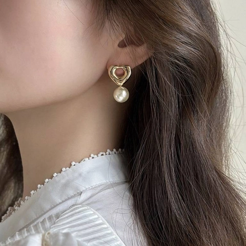 Vintage French Hollow Heart Artificial Pearl Drop Earrings With Copper Earring Post Elegant Romantic Jewelry For Women Girls