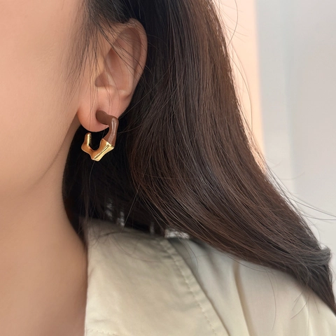 Orecchini Irregolari A Forma Di C In Ottone Placcato Oro Smalto Gocciolamento Olio Con Perno In Argento Donna