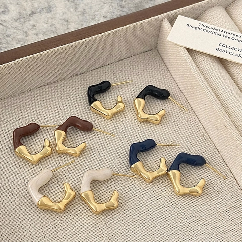 Orecchini Irregolari A Forma Di C In Ottone Placcato Oro Smalto Gocciolamento Olio Con Perno In Argento Donna