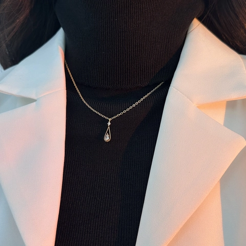 Collier Pendentif Zircon Goutte Eau Style Français Minimaliste Élégant Cuivre Plaqué Or Chaîne Clavicule Pour Femme