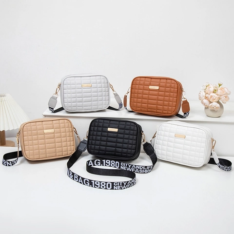 Bolso de Hombro de Cuero PU Acolchado para Mujer Patrón de Rejilla Bolso Bandolera Cuadrado Con Correa de Tela Ancha