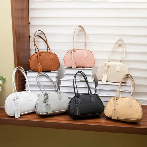Fashion Women Pebbled PU Leather Shoulder Bag Shell Shape Zipper Closure Handbag Urban Simple Style Daily Use Small Purse