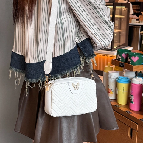 Women's V-Quilted PU Leather Camera Bag With Butterfly Buckle Wide Strap Fashion Crossbody Small Square Shoulder Bag