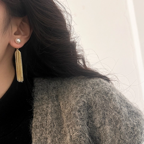 Orecchini Pendenti Con Nappe Di Künstliche Perle E Perno In Rame Catena Dorata Perla Artificial D'imitazione Per Donne Stile Elegante