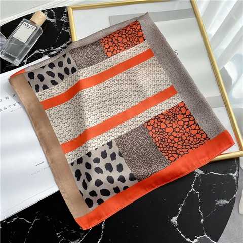 Foulard Quadrato Leopardato Donna Imitazione Raso Blocchi Colore Motivo Geometrico Fazzoletto Professionale Moda Accessorio