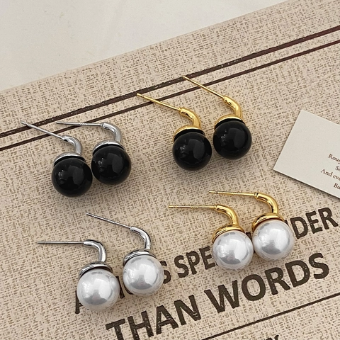 Elegant Round Shell Artificial Pearl Dangle Earrings With Metal Hook For Women Retro Minimalist Fashion Accessory