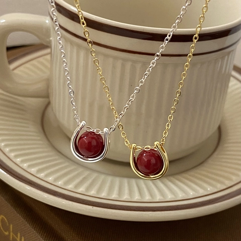 Collana Con Ciondolo A Ferro Di Cavallo A Forma Di U Rame Con Perla Artificial Rossa Elegante Catena Da Clavicola Squisita Per Donne