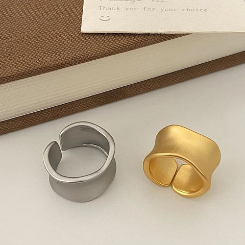 Anillo De Banda Ancha Con Ondas Irregulares Minimalistas De Cobre Chapado En Oro Plata Mate Abierto Ajustable Para Mujer