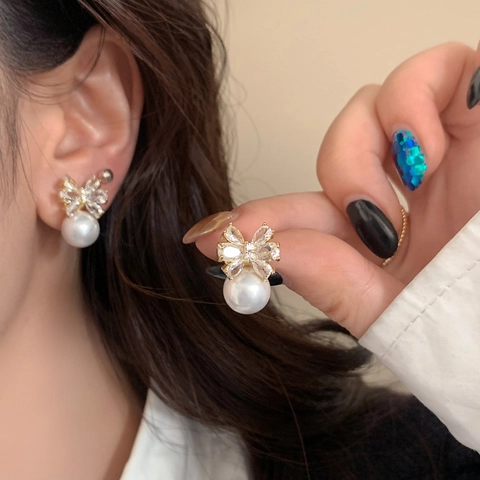 Orecchini Pendenti Con Künstliche Perle E Fiocco Zircone Rame Perla Artificial Di Conchiglia E Perno In Argento 925 Eleganti Da Donna