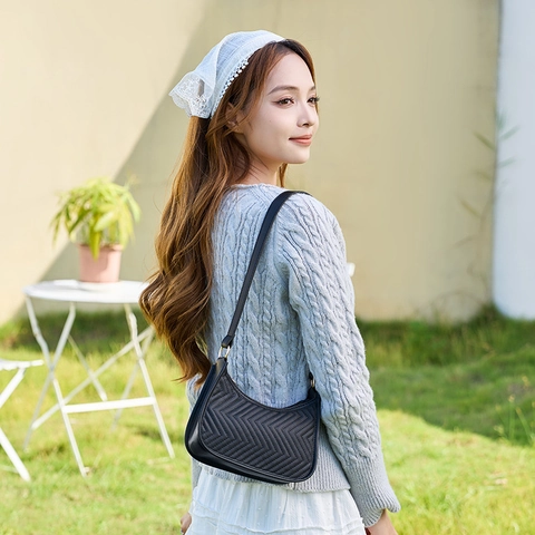 Women Chevron Quilted Underarm Bag PU Leather Shoulder Bag Minimalist Hobo Purse For Daily Use