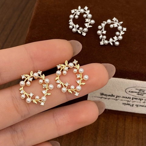 French Vintage Flower Wreath Stud Earrings With Copper Base Imitation Artificial Pearl And Zircon Elegant Jewelry For Women