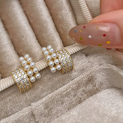 Orecchini A Lobo Retro Francesi A Forma Di C Con Perla Artificial Bianca E Zircone In Ottone Placcato Oro 14K Elegante Gioielli