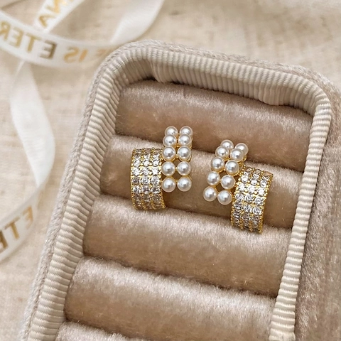 Orecchini A Lobo Retro Francesi A Forma Di C Con Perla Artificial Bianca E Zircone In Ottone Placcato Oro 14K Elegante Gioielli