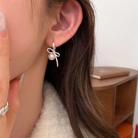 Orecchini Di Künstliche Perle Con Fiocco Base In Rame Pendente In Perla Artificial Di Conchiglia Elegante Stile Lusso Semplice Gioielli Donna