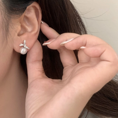 Orecchini Di Künstliche Perle Con Fiocco Eleganti Con Zirconia Cubica Metallo Rame Micro-Intarsiato Design Per Donne