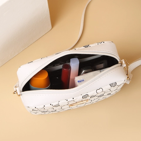 Women Crossbody Bag Heart Print Quilted PU Leather Camera Bag Minimalist Casual Shoulder Purse