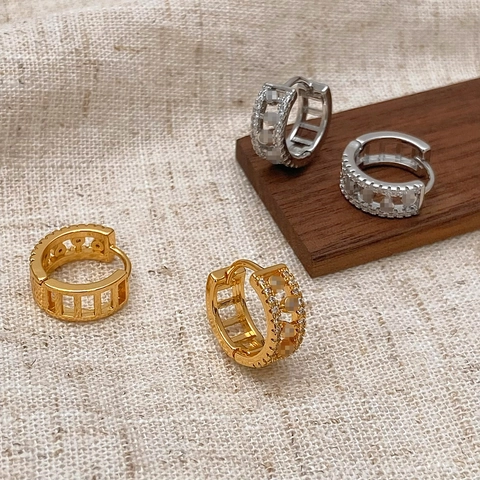 Orecchini A Cerchio Squisiti Micro Zircone Rame Geometrico Cavo Retro Temperamento Leggero Pendolare Gioielli Per Donne