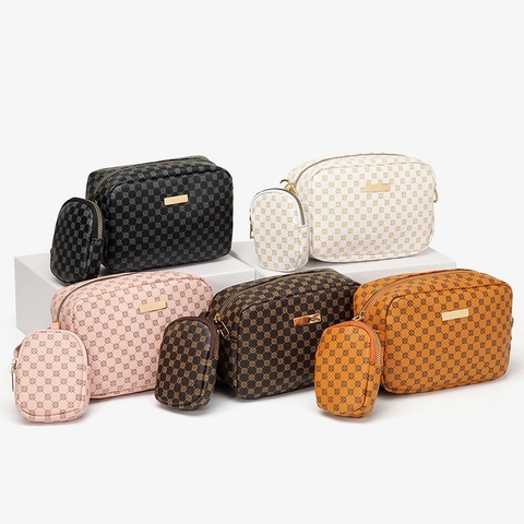 Bolso Bandolera Vintage Monogram para Mujer Bolso de Cámara de Cuero PU Estampado Bolso Cuadrado Pequeño con Correa Ancha y Bolsa