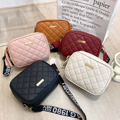 Sac Bandoulière Matelassé Femmes Cuir PU Large Sangle Lettres Réglable Sac Épaule Caméra Mode Décontractée