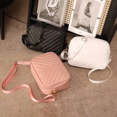 Bolso de Cámara Acolchado de Cuero PU para Mujer Elegante Bolso Bandolera Bordado en V con Herrajes Dorados