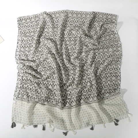 Women Fashion Scarf Shawl Polyester Bali Yarn Printed Heart Wave Pattern Tassel Trim Bohemian Lightweight Sunscreen