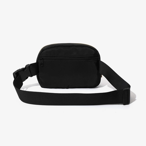 Sac de Poitrine en Nylon Minimaliste pour Femmes Bandoulière Réglable Fermeture Éclair en Métal Sac Banane Décontracté Sac de Taille Voyage Pochette de Téléphone
