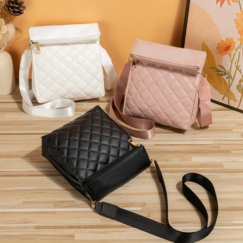 Quilted Diamond Lattice Crossbody Bag For Women PU Leather Small Square Shoulder Bag With Adjustable Wide Strap