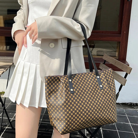 Women PU Leather Tote Bag Large Capacity Geometric Polka Dot Printed Handbag For Daily Commute Casual Style